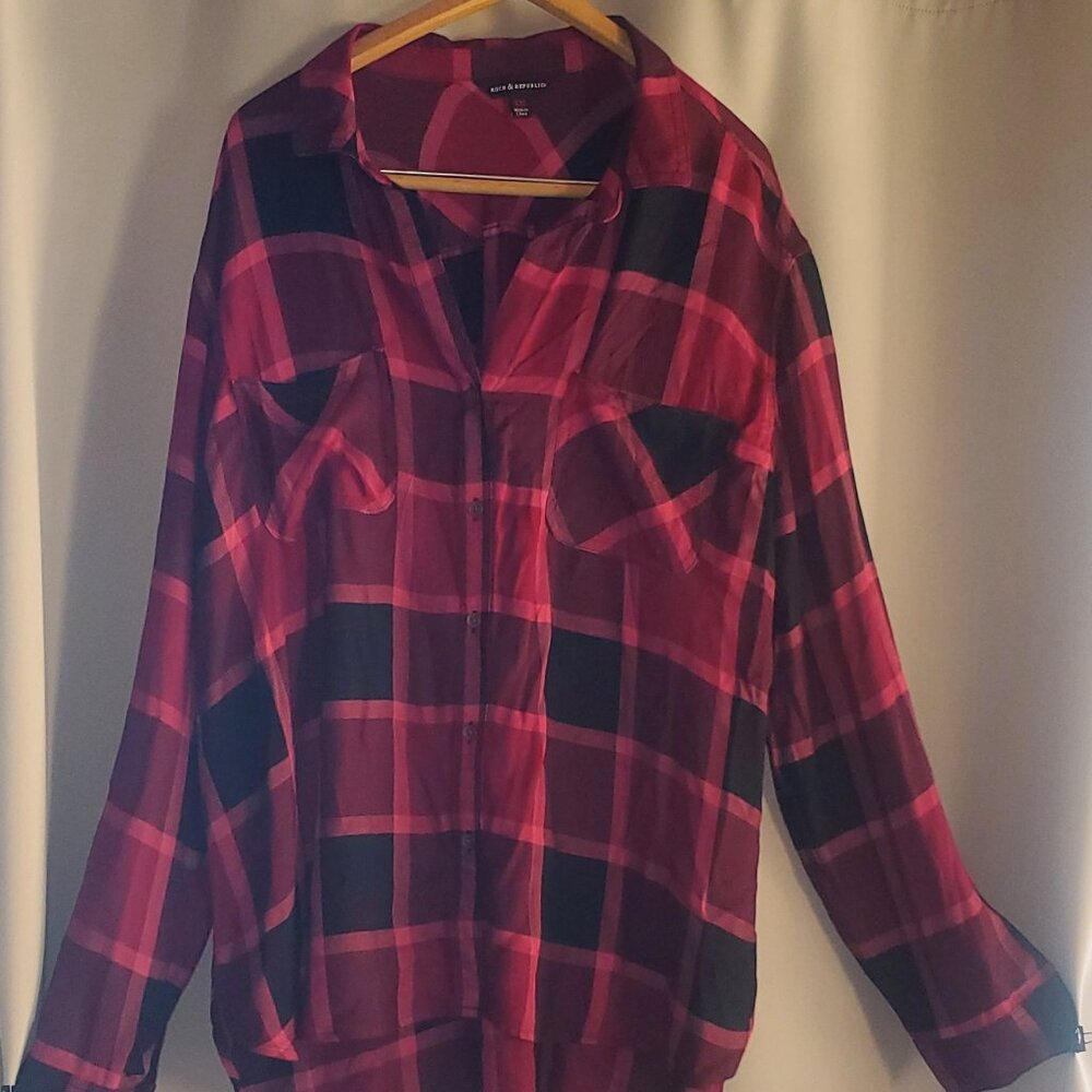 ROCK & REPUBLIC (Women's Red Plaid Long Sleeve Top, Button Up, Size: XXL) New